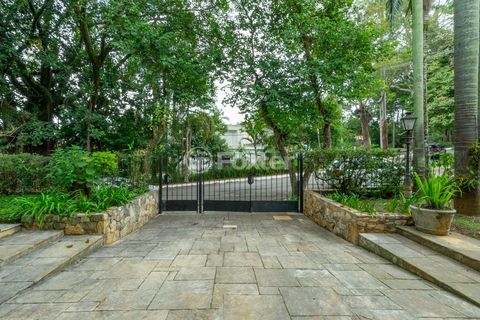 Image 8 - 918936