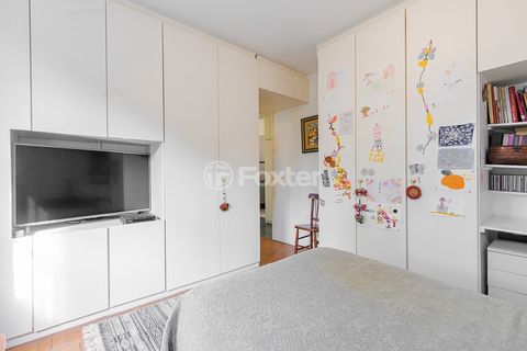 Image 12 - 918937