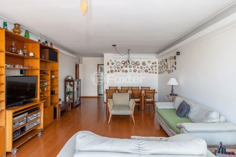 Image 7 - 918940