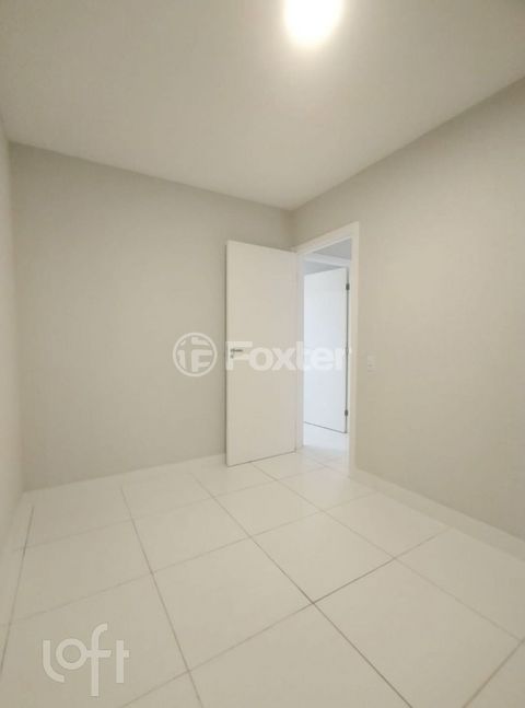 Image 3 - 918944