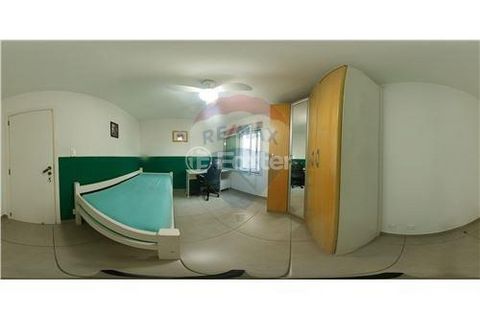 Image 11 - 918956