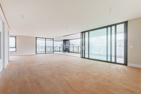 Image 1 - 918970