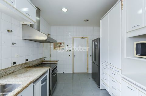Image 16 - 918979