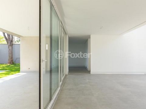 Image 12 - 918984