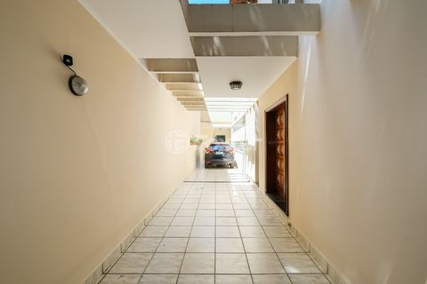 Image 1 - 918985