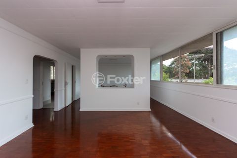 Image 8 - 918998