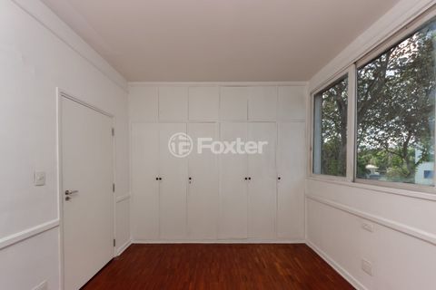 Image 17 - 918998