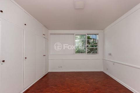 Image 18 - 918998