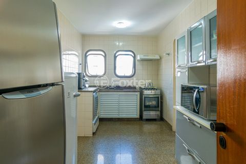 Image 10 - 919005
