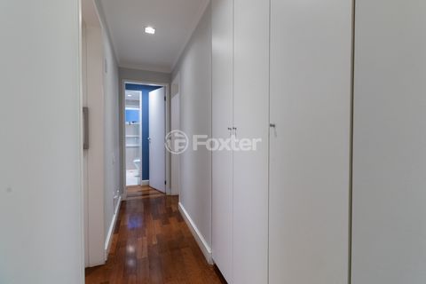 Image 18 - 919015