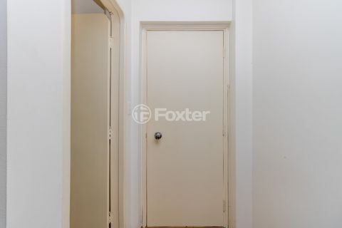 Image 19 - 919057