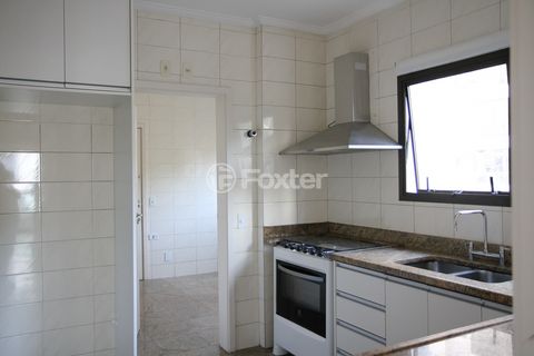 Image 17 - 919137