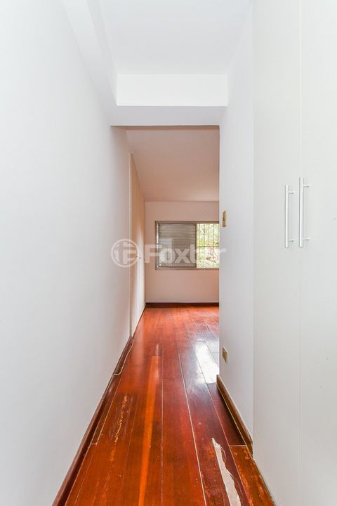 Image 18 - 919162