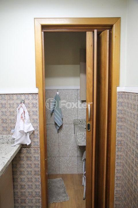 Image 12 - 919210