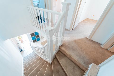 Image 16 - 919217