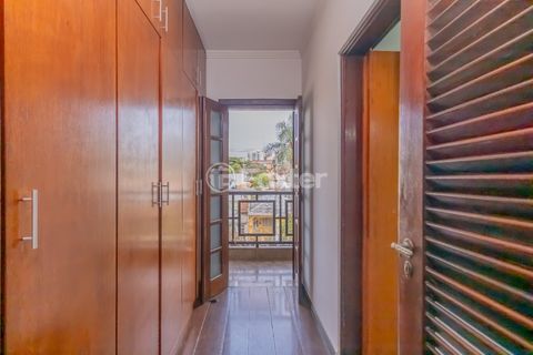 Image 10 - 919221