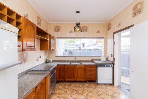 Image 7 - 919241
