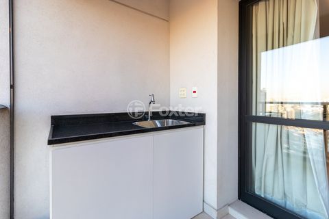 Image 10 - 919243