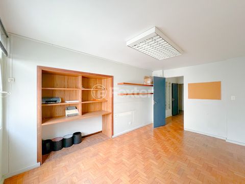 Image 12 - 919244