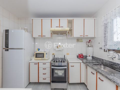 Image 19 - 919252