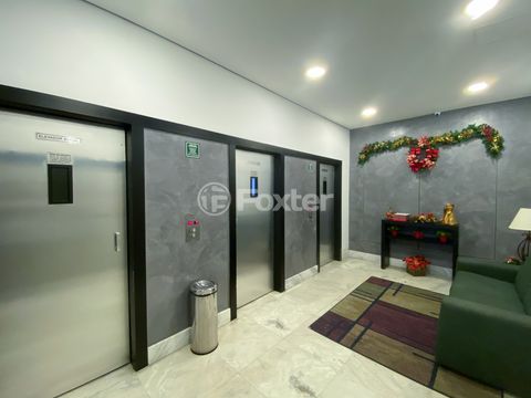 Image 4 - 919256