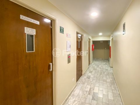 Image 13 - 919256