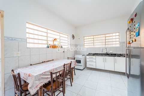 Image 19 - 919304
