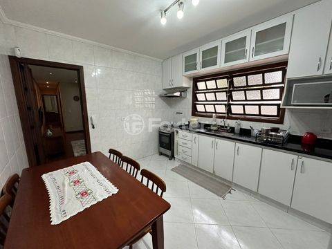 Image 10 - 919306