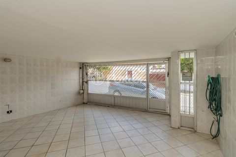 Image 4 - 919323