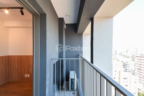 Image 10 - 919326