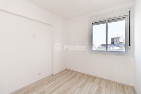 Image 10 - 919332