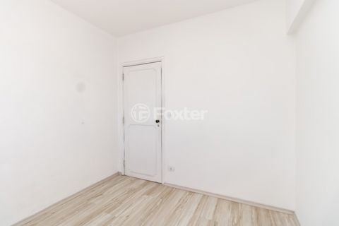 Image 12 - 919332