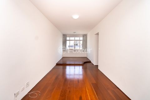 Image 1 - 919332