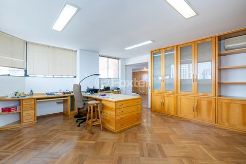 Image 17 - 919348