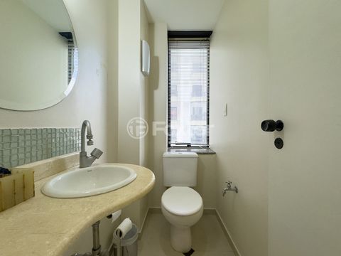 Image 12 - 919351