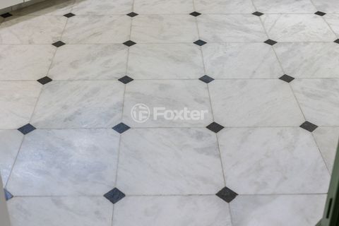 Image 19 - 919357
