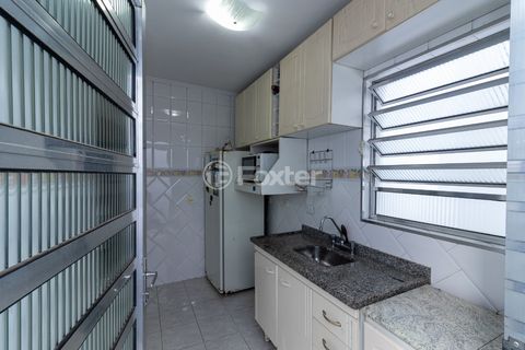 Image 16 - 919358