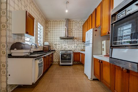 Image 19 - 919379