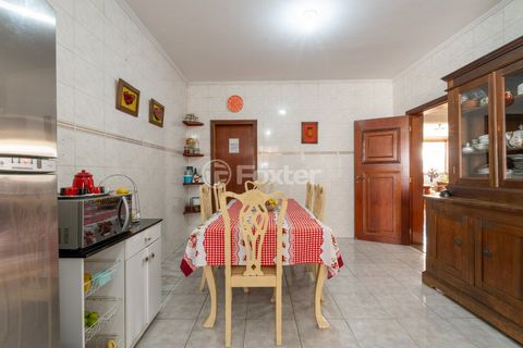 Image 15 - 919421