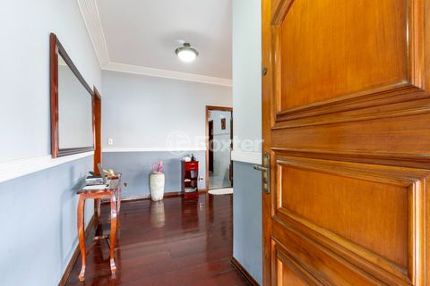 Image 19 - 919421
