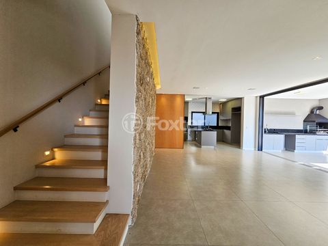 Image 11 - 919426