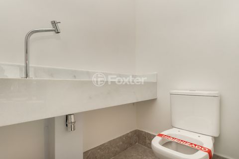 Image 10 - 919431