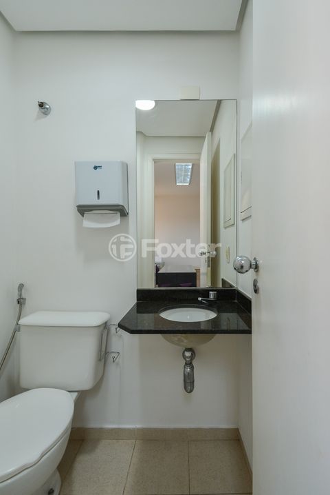 Image 10 - 919466