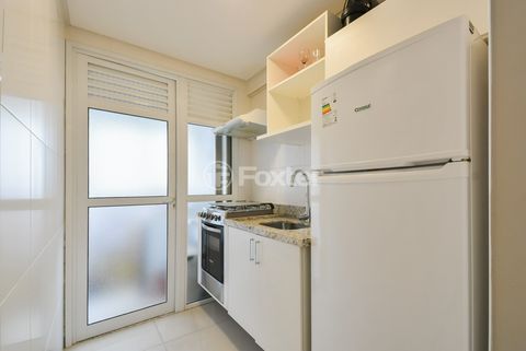 Image 10 - 919530