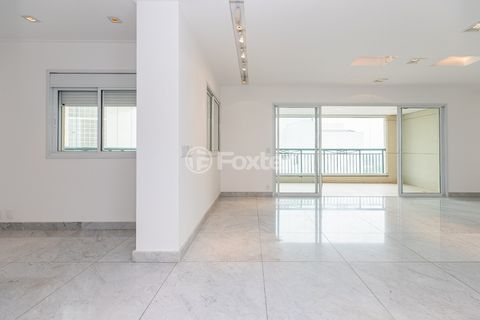 Image 12 - 919536