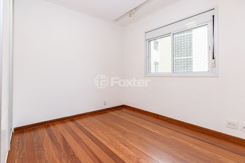 Image 13 - 919536