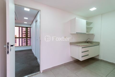 Image 12 - 919581