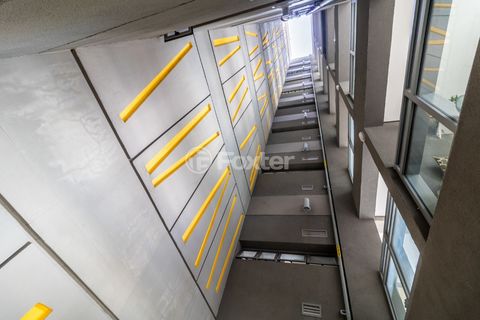 Image 1 - 919585