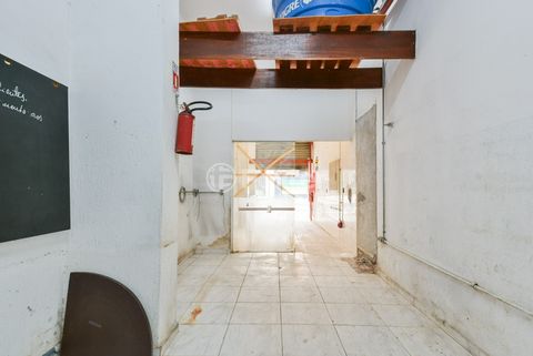 Image 6 - 919596