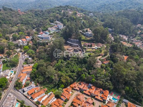 Image 10 - 919605